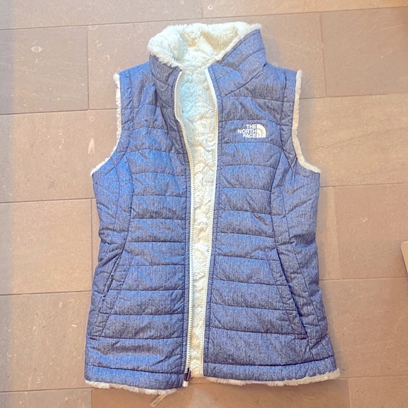 Like New The North Face Girls Size S (7/8) Reversible Vest (Blue/light blue fur) - Picture 1 of 5